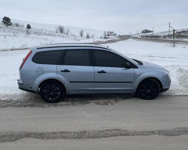 Синий Форд Фокус, объемом двигателя 1.6 л и пробегом 299 тыс. км за 4300 $, фото 2 на Automoto.ua