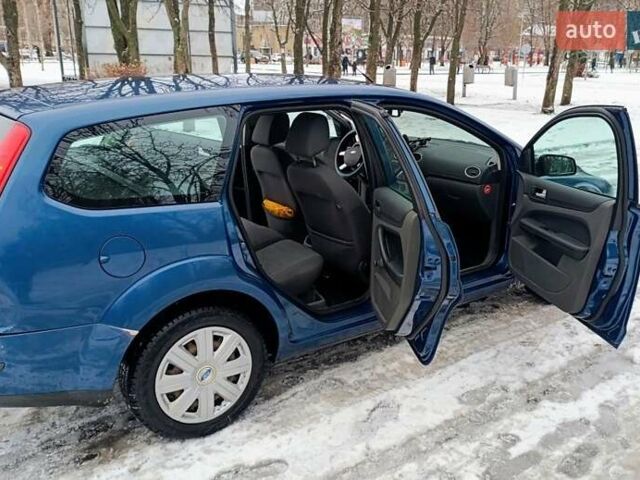 Синій Форд Фокус, об'ємом двигуна 1.6 л та пробігом 333 тис. км за 4500 $, фото 1 на Automoto.ua