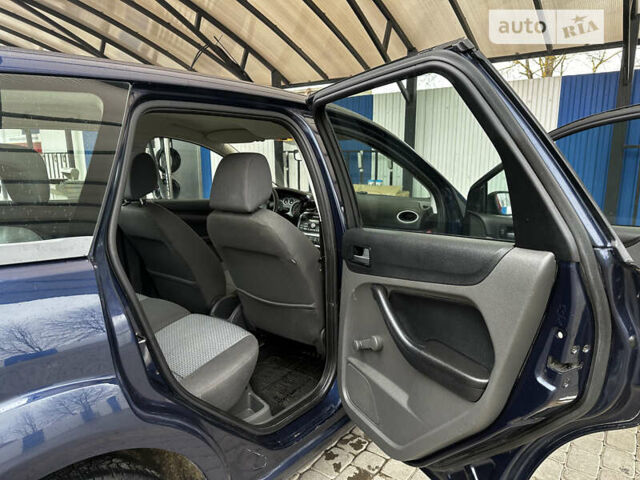 Синий Форд Фокус, объемом двигателя 1.6 л и пробегом 153 тыс. км за 4400 $, фото 9 на Automoto.ua