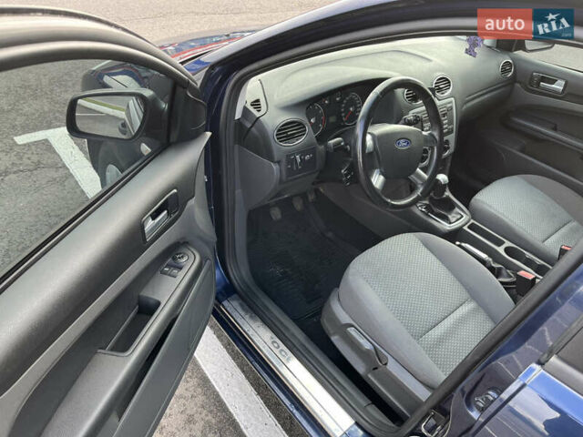 Синій Форд Фокус, об'ємом двигуна 1.6 л та пробігом 224 тис. км за 4200 $, фото 9 на Automoto.ua