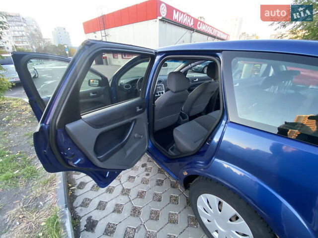 Синий Форд Фокус, объемом двигателя 1.6 л и пробегом 350 тыс. км за 3950 $, фото 9 на Automoto.ua