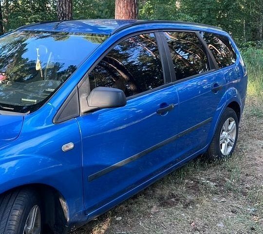 Синий Форд Фокус, объемом двигателя 1.6 л и пробегом 242 тыс. км за 4600 $, фото 4 на Automoto.ua