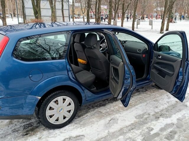 Синій Форд Фокус, об'ємом двигуна 1.6 л та пробігом 333 тис. км за 4500 $, фото 2 на Automoto.ua