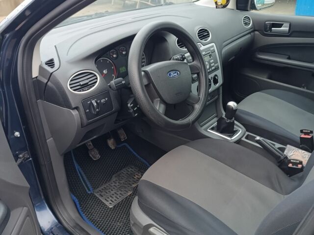 Синий Форд Фокус, объемом двигателя 1.6 л и пробегом 293 тыс. км за 5700 $, фото 7 на Automoto.ua