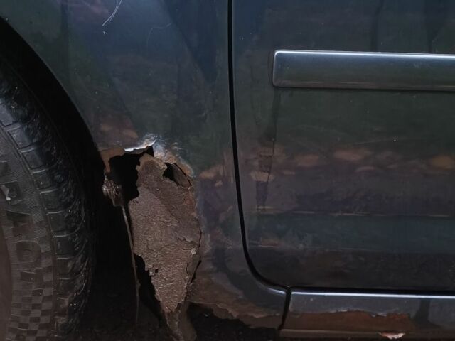 Синий Форд Фокус, объемом двигателя 0 л и пробегом 275 тыс. км за 1700 $, фото 5 на Automoto.ua