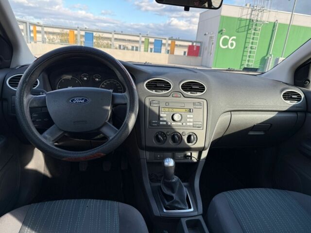 Синій Форд Фокус, об'ємом двигуна 1.8 л та пробігом 300 тис. км за 2900 $, фото 4 на Automoto.ua