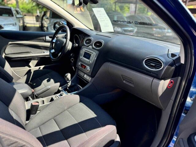 Синий Форд Фокус, объемом двигателя 1.6 л и пробегом 187 тыс. км за 6400 $, фото 12 на Automoto.ua