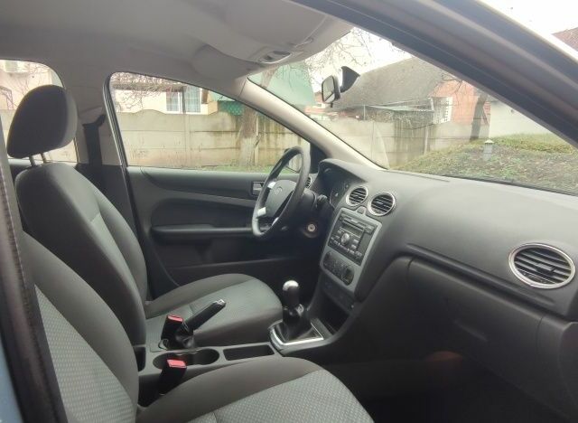 Синій Форд Фокус, об'ємом двигуна 1.8 л та пробігом 290 тис. км за 3000 $, фото 1 на Automoto.ua