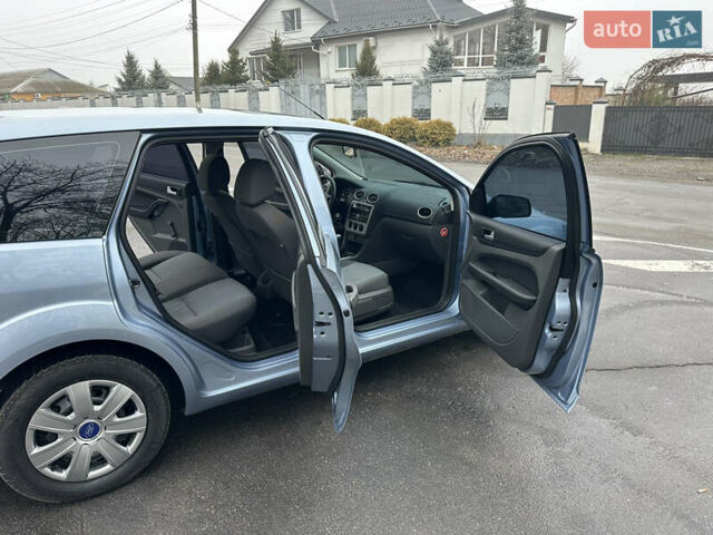 Синий Форд Фокус, объемом двигателя 1.6 л и пробегом 235 тыс. км за 4750 $, фото 53 на Automoto.ua