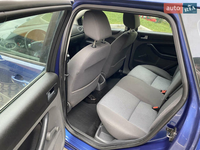 Синий Форд Фокус, объемом двигателя 1.56 л и пробегом 247 тыс. км за 4200 $, фото 17 на Automoto.ua