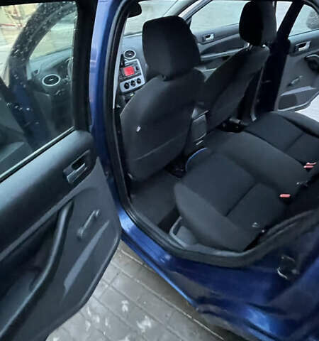 Синий Форд Фокус, объемом двигателя 1.6 л и пробегом 306 тыс. км за 4850 $, фото 5 на Automoto.ua