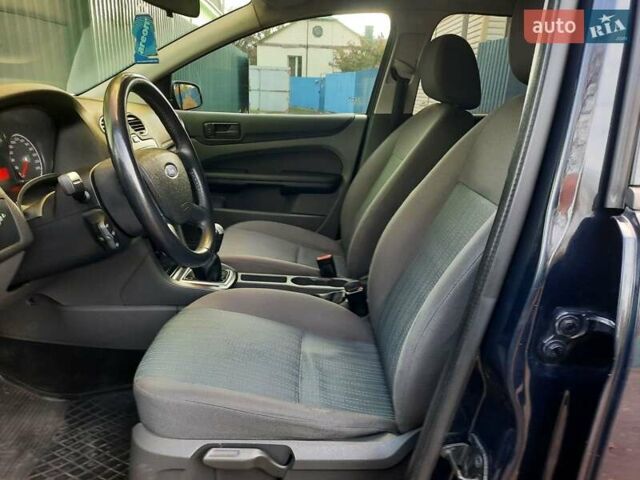 Синий Форд Фокус, объемом двигателя 1.6 л и пробегом 360 тыс. км за 4550 $, фото 54 на Automoto.ua