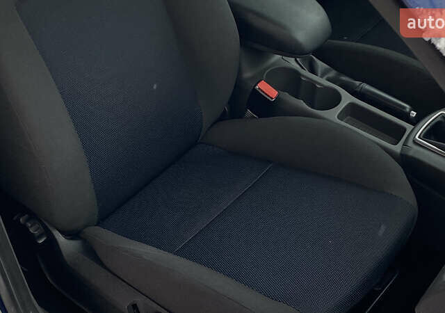 Синий Форд Фокус, объемом двигателя 1.6 л и пробегом 231 тыс. км за 5250 $, фото 52 на Automoto.ua