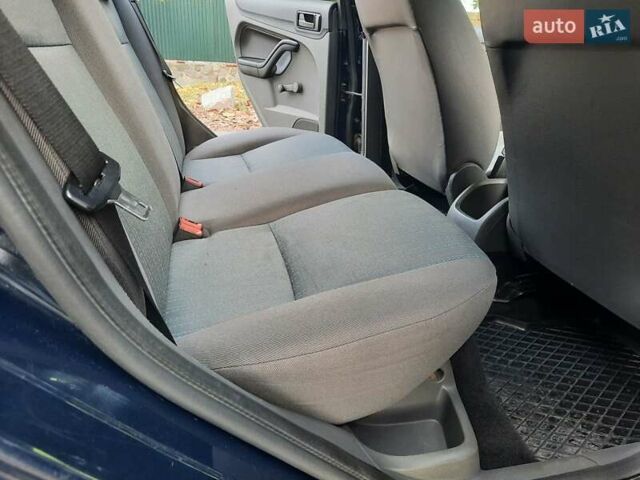 Синий Форд Фокус, объемом двигателя 1.6 л и пробегом 360 тыс. км за 4550 $, фото 74 на Automoto.ua