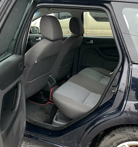 Синій Форд Фокус, об'ємом двигуна 1.8 л та пробігом 213 тис. км за 5200 $, фото 10 на Automoto.ua