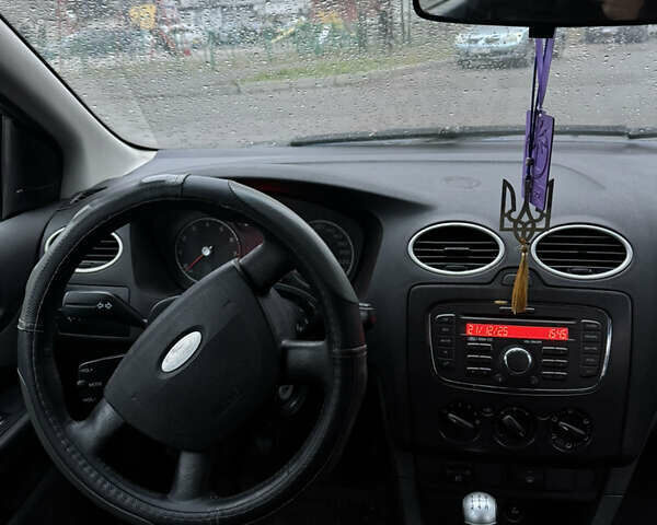 Синий Форд Фокус, объемом двигателя 1.6 л и пробегом 330 тыс. км за 3000 $, фото 10 на Automoto.ua