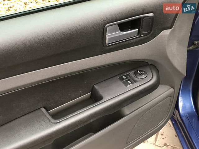 Форд Фокус 2007 в Тернополе на Automoto.ua Синий Форд Фокус, объемом двигателя 1.6 л и пробегом 248 тыс. км за 4600 $, фото 13 на Automoto.ua