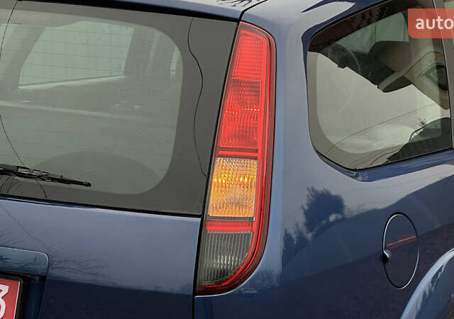 Синий Форд Фокус, объемом двигателя 1.6 л и пробегом 231 тыс. км за 4999 $, фото 37 на Automoto.ua