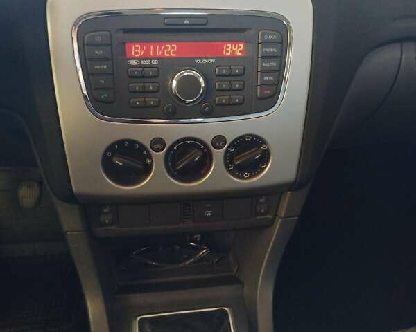 Синій Форд Фокус, об'ємом двигуна 1.6 л та пробігом 202 тис. км за 5400 $, фото 14 на Automoto.ua