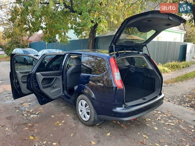 Синий Форд Фокус, объемом двигателя 1.6 л и пробегом 360 тыс. км за 4550 $, фото 84 на Automoto.ua