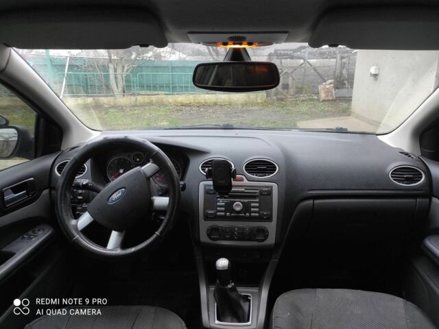 Синий Форд Фокус, объемом двигателя 1.8 л и пробегом 258 тыс. км за 3600 $, фото 3 на Automoto.ua