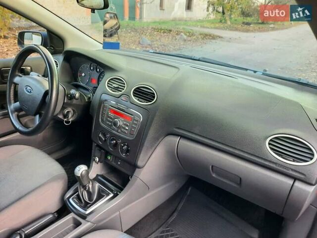 Синий Форд Фокус, объемом двигателя 1.6 л и пробегом 360 тыс. км за 4550 $, фото 25 на Automoto.ua