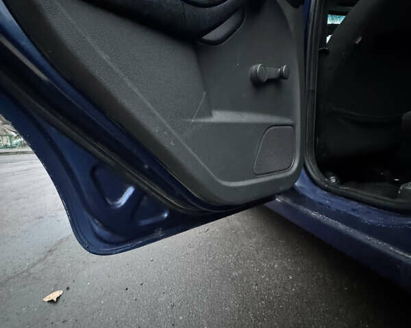 Синий Форд Фокус, объемом двигателя 1.6 л и пробегом 330 тыс. км за 3000 $, фото 15 на Automoto.ua