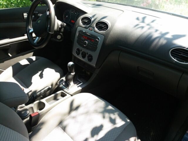 Синій Форд Фокус, об'ємом двигуна 0 л та пробігом 143 тис. км за 6400 $, фото 2 на Automoto.ua