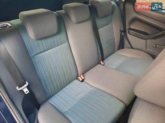 Синий Форд Фокус, объемом двигателя 1.6 л и пробегом 360 тыс. км за 4550 $, фото 26 на Automoto.ua