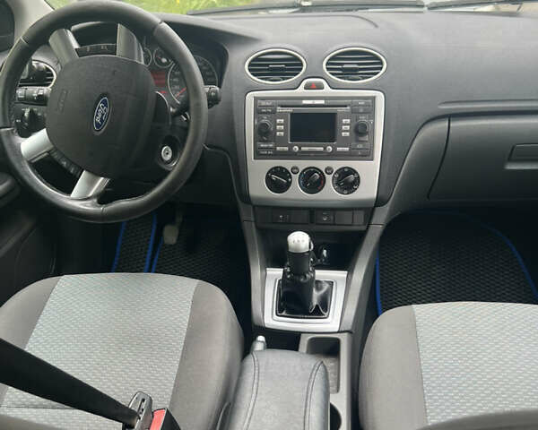 Синій Форд Фокус, об'ємом двигуна 1.6 л та пробігом 292 тис. км за 4600 $, фото 7 на Automoto.ua