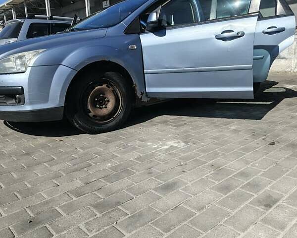 Синий Форд Фокус, объемом двигателя 1.56 л и пробегом 370 тыс. км за 4800 $, фото 5 на Automoto.ua