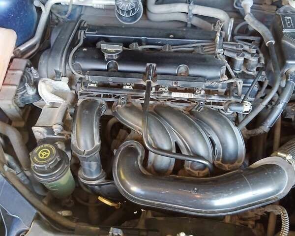 Синій Форд Фокус, об'ємом двигуна 1.6 л та пробігом 202 тис. км за 5400 $, фото 2 на Automoto.ua