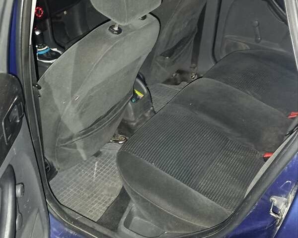 Форд Фокус 2007 в Фастове на Automoto.ua Синий Форд Фокус, объемом двигателя 1.6 л и пробегом 300 тыс. км за 3000 $, фото 6 на Automoto.ua