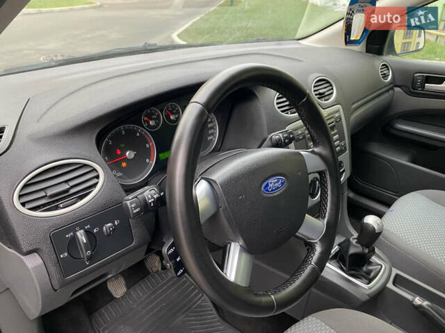 Синий Форд Фокус, объемом двигателя 1.56 л и пробегом 247 тыс. км за 4200 $, фото 10 на Automoto.ua