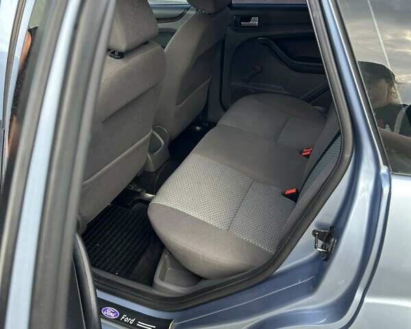 Синий Форд Фокус, объемом двигателя 1.8 л и пробегом 208 тыс. км за 5750 $, фото 7 на Automoto.ua