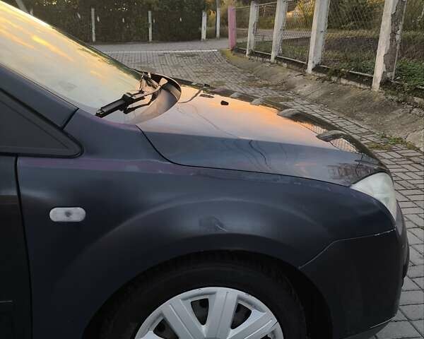 Синій Форд Фокус, об'ємом двигуна 1.6 л та пробігом 487 тис. км за 2600 $, фото 1 на Automoto.ua