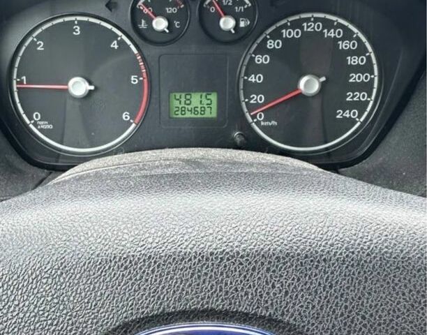 Синий Форд Фокус, объемом двигателя 1.6 л и пробегом 284 тыс. км за 1900 $, фото 7 на Automoto.ua