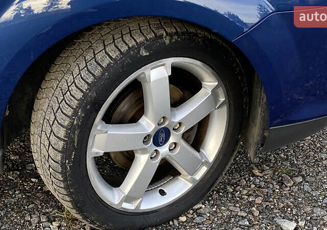 Синий Форд Фокус, объемом двигателя 1.6 л и пробегом 231 тыс. км за 5250 $, фото 11 на Automoto.ua