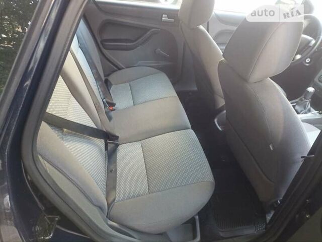 Синій Форд Фокус, об'ємом двигуна 1.6 л та пробігом 279 тис. км за 4700 $, фото 11 на Automoto.ua