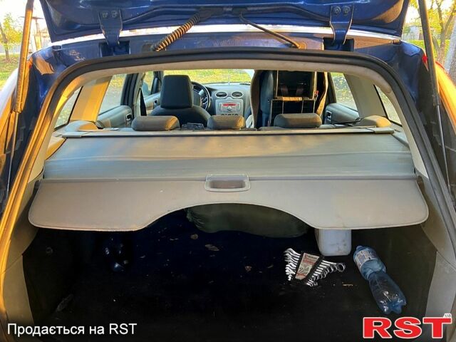 Синий Форд Фокус, объемом двигателя 1.6 л и пробегом 280 тыс. км за 4200 $, фото 4 на Automoto.ua