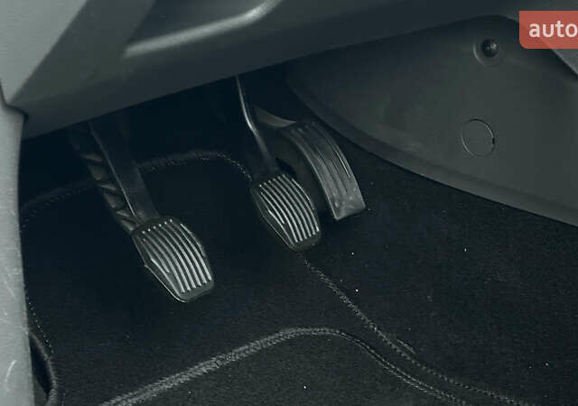 Синий Форд Фокус, объемом двигателя 1.6 л и пробегом 231 тыс. км за 4999 $, фото 55 на Automoto.ua