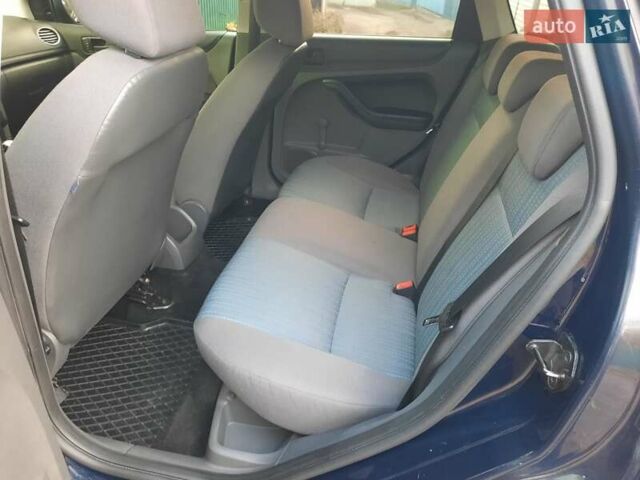 Синий Форд Фокус, объемом двигателя 1.6 л и пробегом 360 тыс. км за 4550 $, фото 21 на Automoto.ua