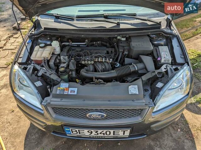 Синий Форд Фокус, объемом двигателя 1.6 л и пробегом 211 тыс. км за 5800 $, фото 5 на Automoto.ua