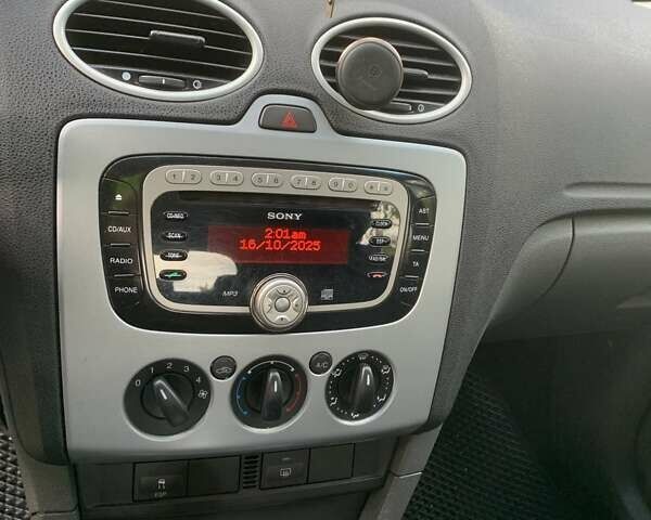 Синий Форд Фокус, объемом двигателя 1.6 л и пробегом 256 тыс. км за 4500 $, фото 14 на Automoto.ua