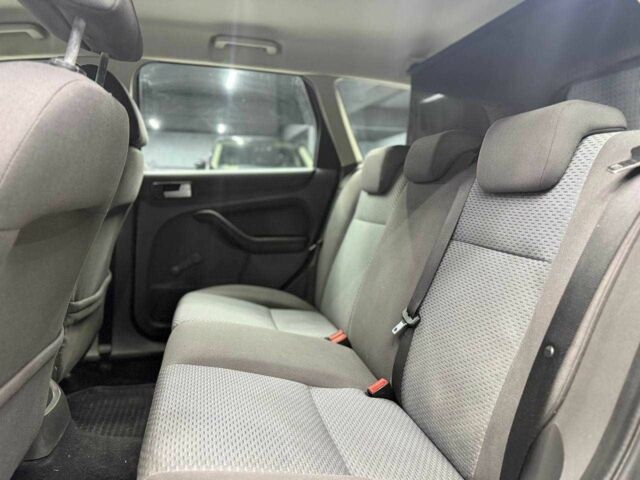 Синий Форд Фокус, объемом двигателя 1.6 л и пробегом 260 тыс. км за 4800 $, фото 12 на Automoto.ua