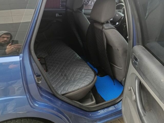 Синій Форд Фокус, об'ємом двигуна 1.8 л та пробігом 212 тис. км за 4650 $, фото 6 на Automoto.ua