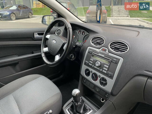 Синий Форд Фокус, объемом двигателя 1.56 л и пробегом 247 тыс. км за 4200 $, фото 13 на Automoto.ua