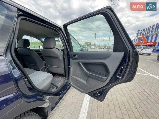 Синий Форд Фокус, объемом двигателя 1.8 л и пробегом 205 тыс. км за 4899 $, фото 28 на Automoto.ua