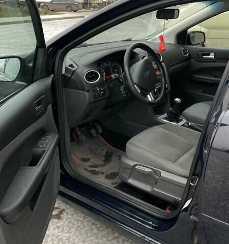 Синій Форд Фокус, об'ємом двигуна 1.8 л та пробігом 213 тис. км за 5200 $, фото 9 на Automoto.ua