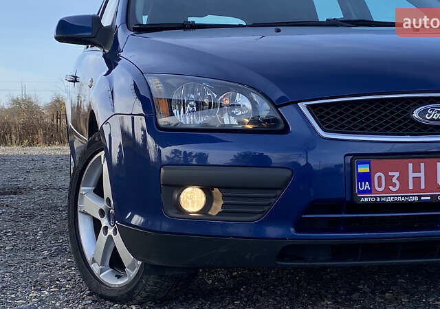 Синий Форд Фокус, объемом двигателя 1.6 л и пробегом 231 тыс. км за 5250 $, фото 5 на Automoto.ua
